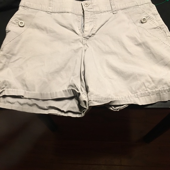 Gloria Vanderbilt shorts - Picture 1 of 4